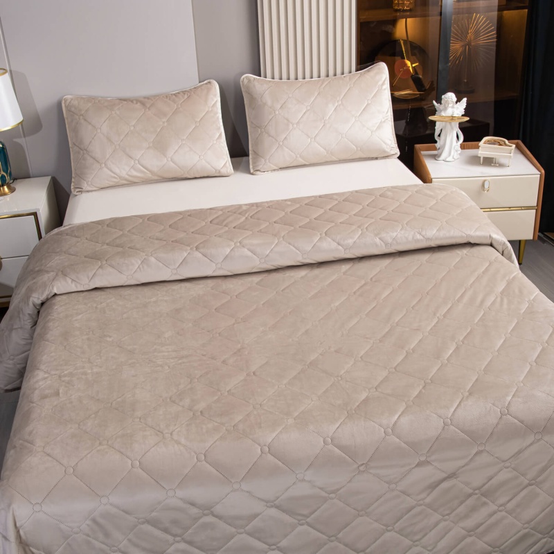 Велюровое покрывало ромб и две наволочки (Бежевый)